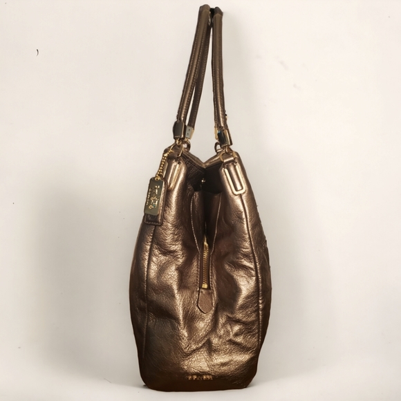 Madison Metallic Leather Small Phoebe Shoulder Bag - Picture 3 of 14